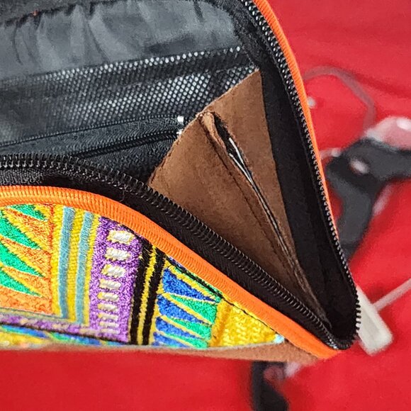 JL Brand Duo Pattern Aztec Stripe Embroidered Leather Zip Hand Strap Wallet OPB - Picture 12 of 16